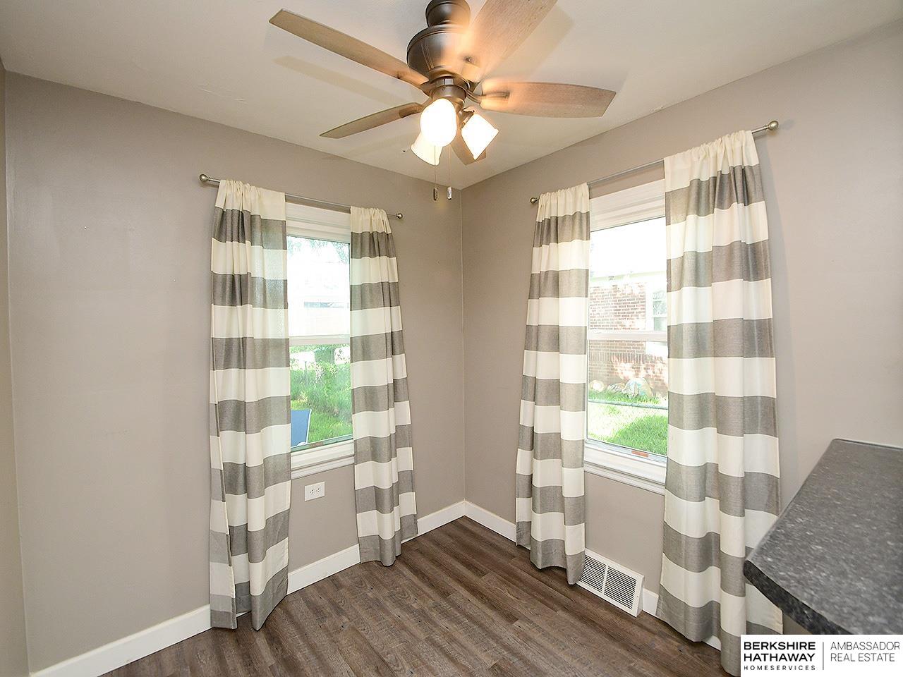 Omaha, Nebraska 68111, United States, 3 Bedrooms Bedrooms, ,2 BathroomsBathrooms,Residential,Pending,181362