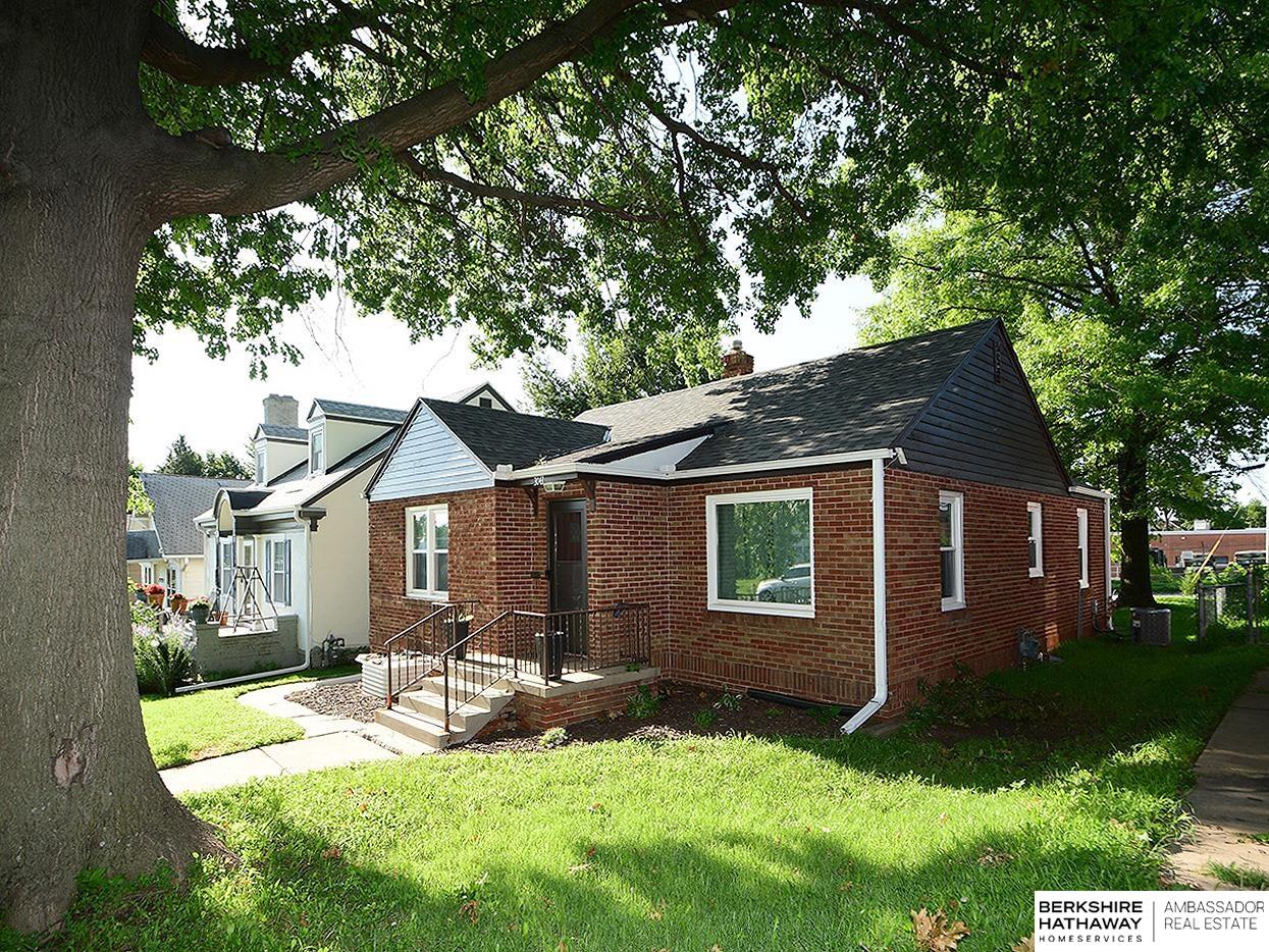 Omaha, Nebraska 68111, United States, 3 Bedrooms Bedrooms, ,2 BathroomsBathrooms,Residential,Pending,181362