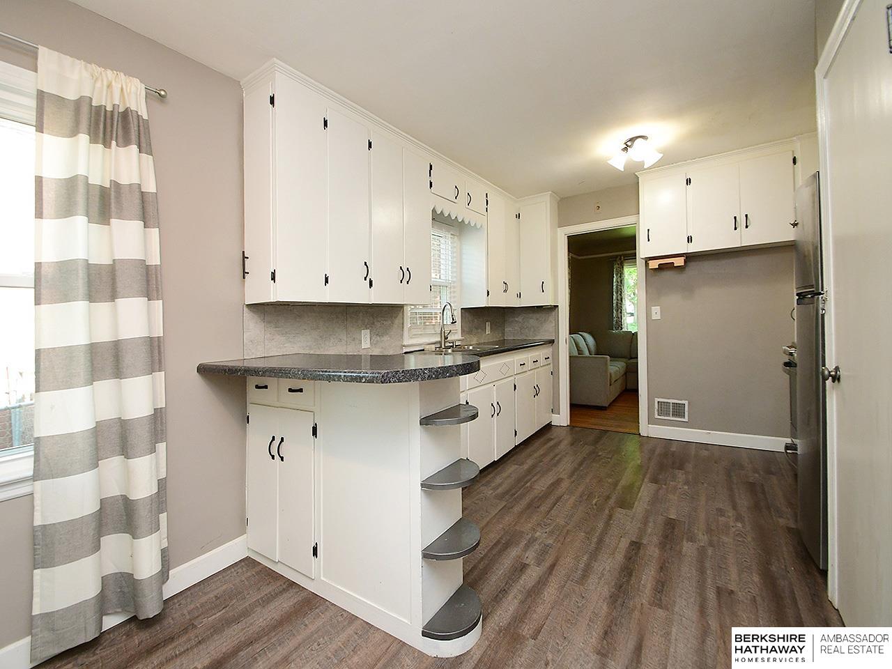 Omaha, Nebraska 68111, United States, 3 Bedrooms Bedrooms, ,2 BathroomsBathrooms,Residential,Pending,181362