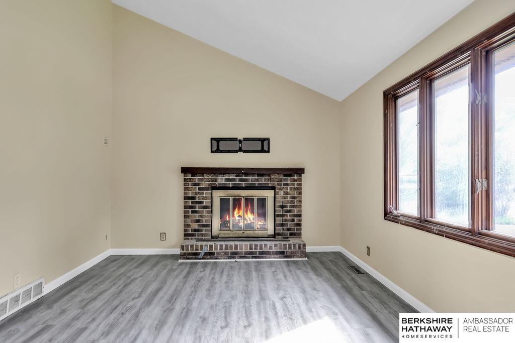 Bellevue, Nebraska 68005, United States, 4 Bedrooms Bedrooms, ,3 BathroomsBathrooms,Residential,Active,170201