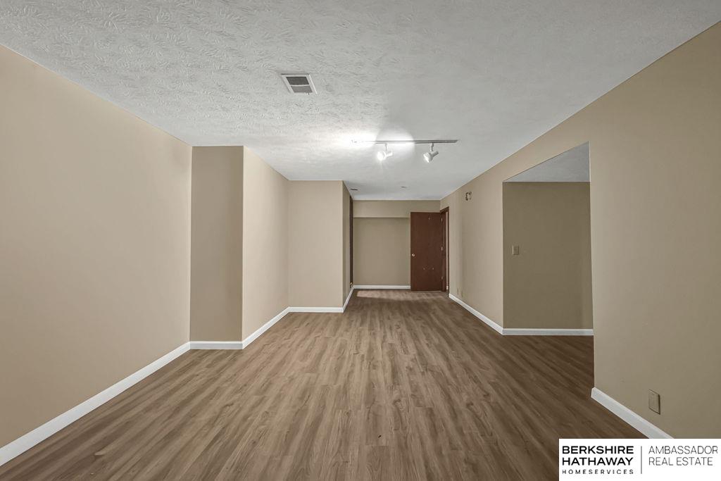 Bellevue, Nebraska 68005, United States, 4 Bedrooms Bedrooms, ,3 BathroomsBathrooms,Residential,Active,170201