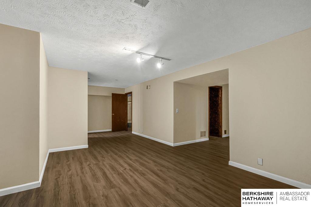 Bellevue, Nebraska 68005, United States, 4 Bedrooms Bedrooms, ,3 BathroomsBathrooms,Residential,Active,170201