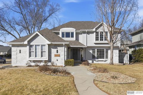 Photo of 16222 Oak Circle, Omaha, NE 68130 (MLS # 22603522)