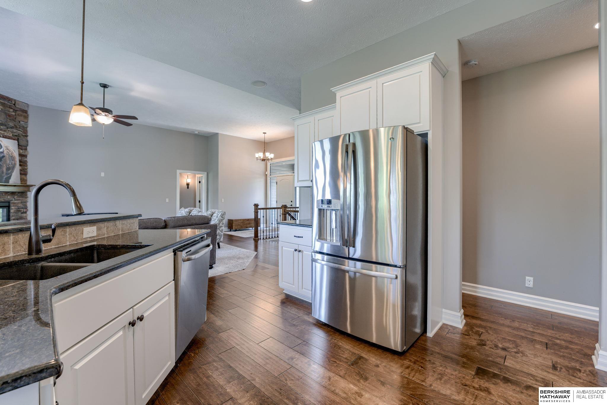 Bennington, Nebraska 68007, United States, 4 Bedrooms Bedrooms, ,3 BathroomsBathrooms,Residential,Pending,137522