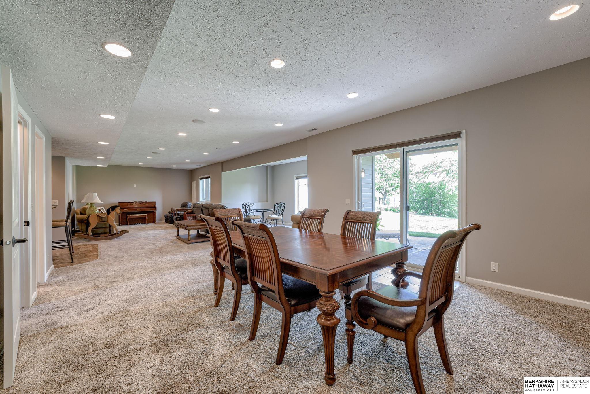 Bennington, Nebraska 68007, United States, 4 Bedrooms Bedrooms, ,3 BathroomsBathrooms,Residential,Pending,137522