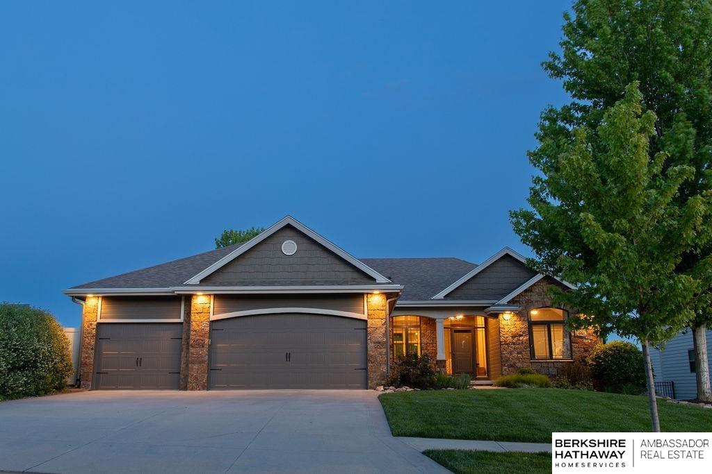 Bennington, Nebraska 68007, United States, 4 Bedrooms Bedrooms, ,3 BathroomsBathrooms,Residential,Pending,137522