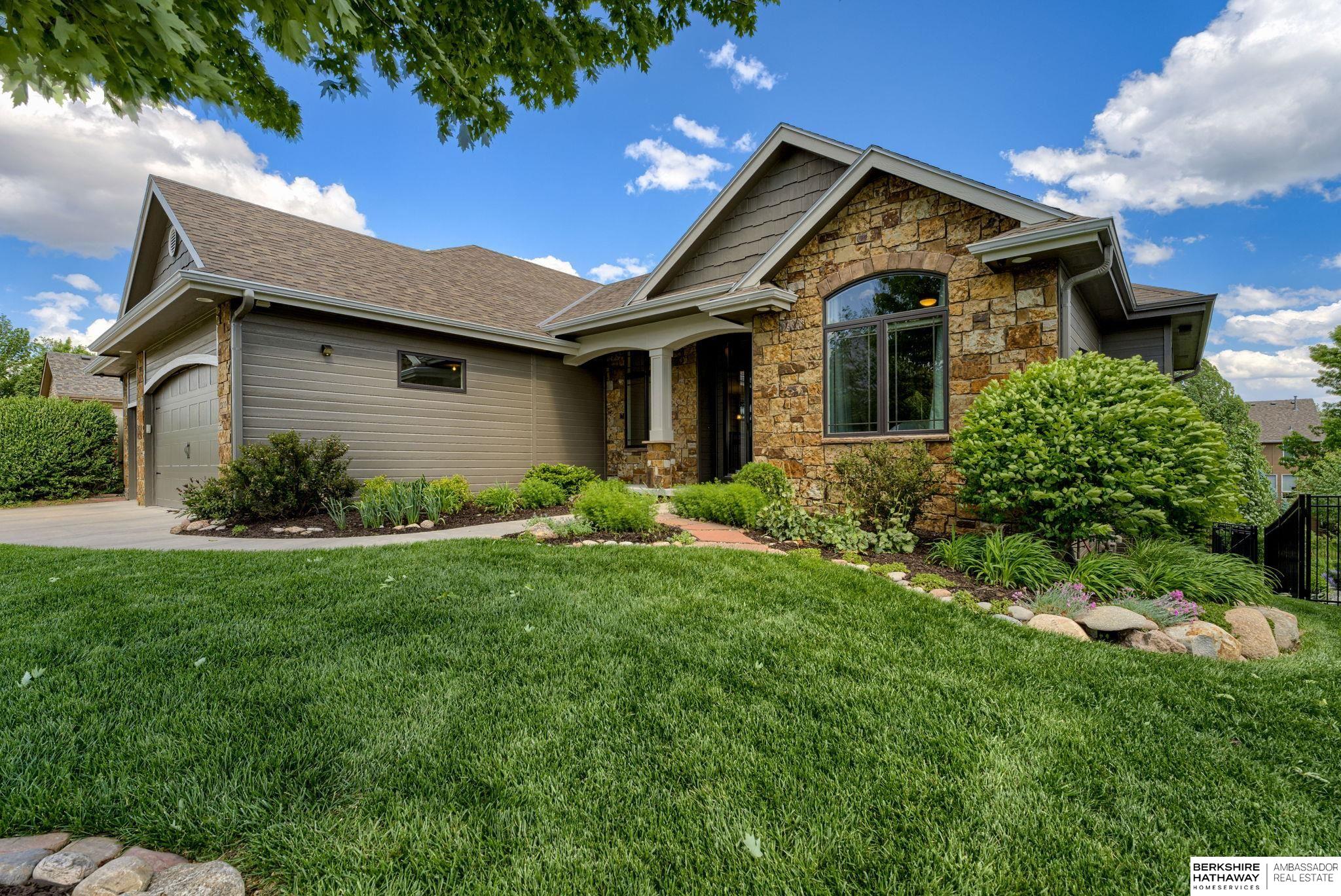 Bennington, Nebraska 68007, United States, 4 Bedrooms Bedrooms, ,3 BathroomsBathrooms,Residential,Pending,137522