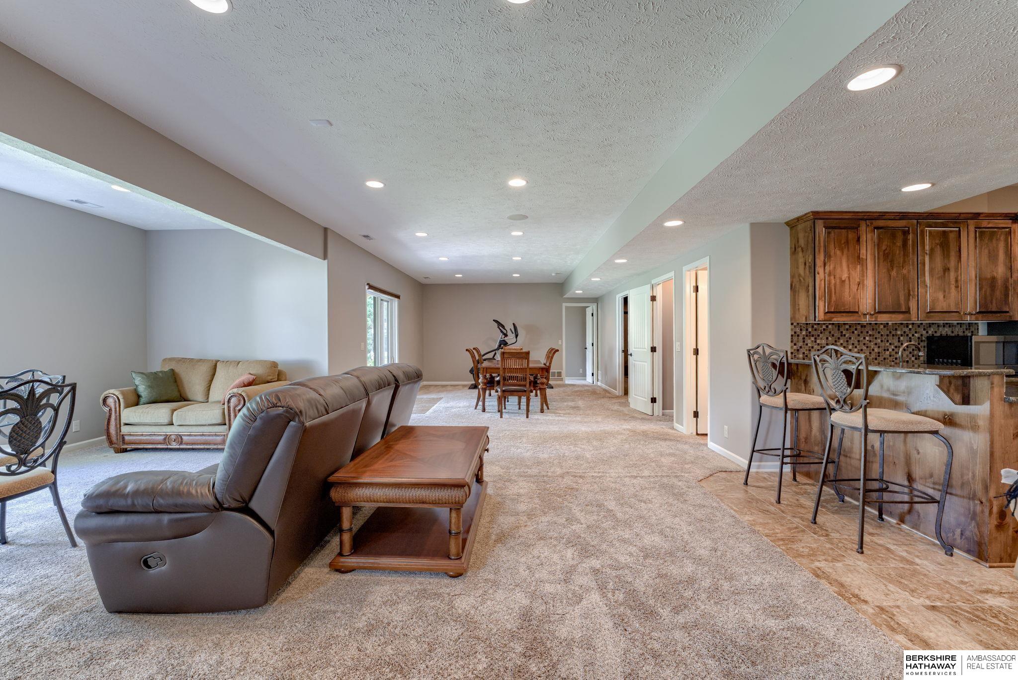 Bennington, Nebraska 68007, United States, 4 Bedrooms Bedrooms, ,3 BathroomsBathrooms,Residential,Pending,137522