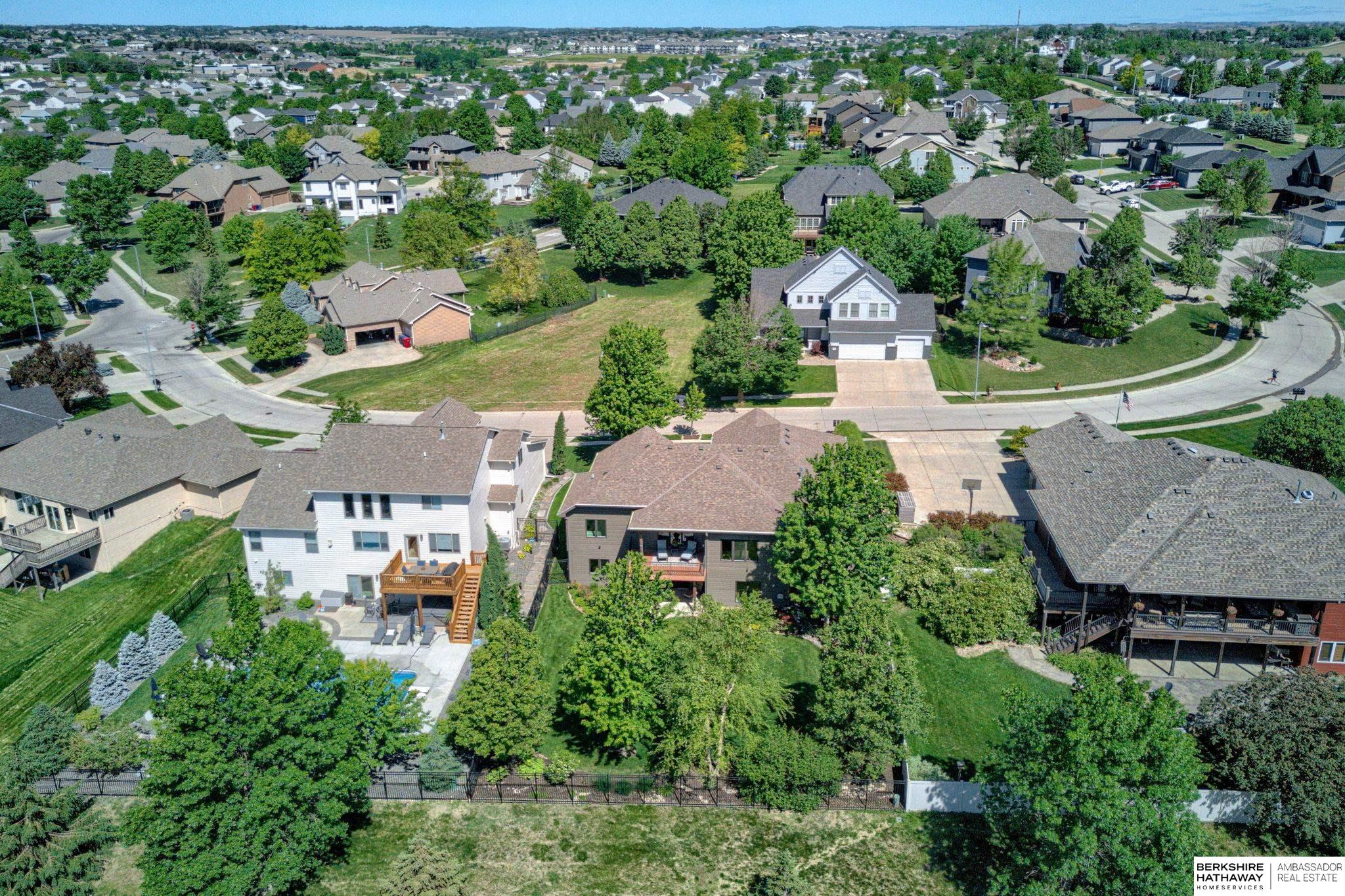 Bennington, Nebraska 68007, United States, 4 Bedrooms Bedrooms, ,3 BathroomsBathrooms,Residential,Pending,137522