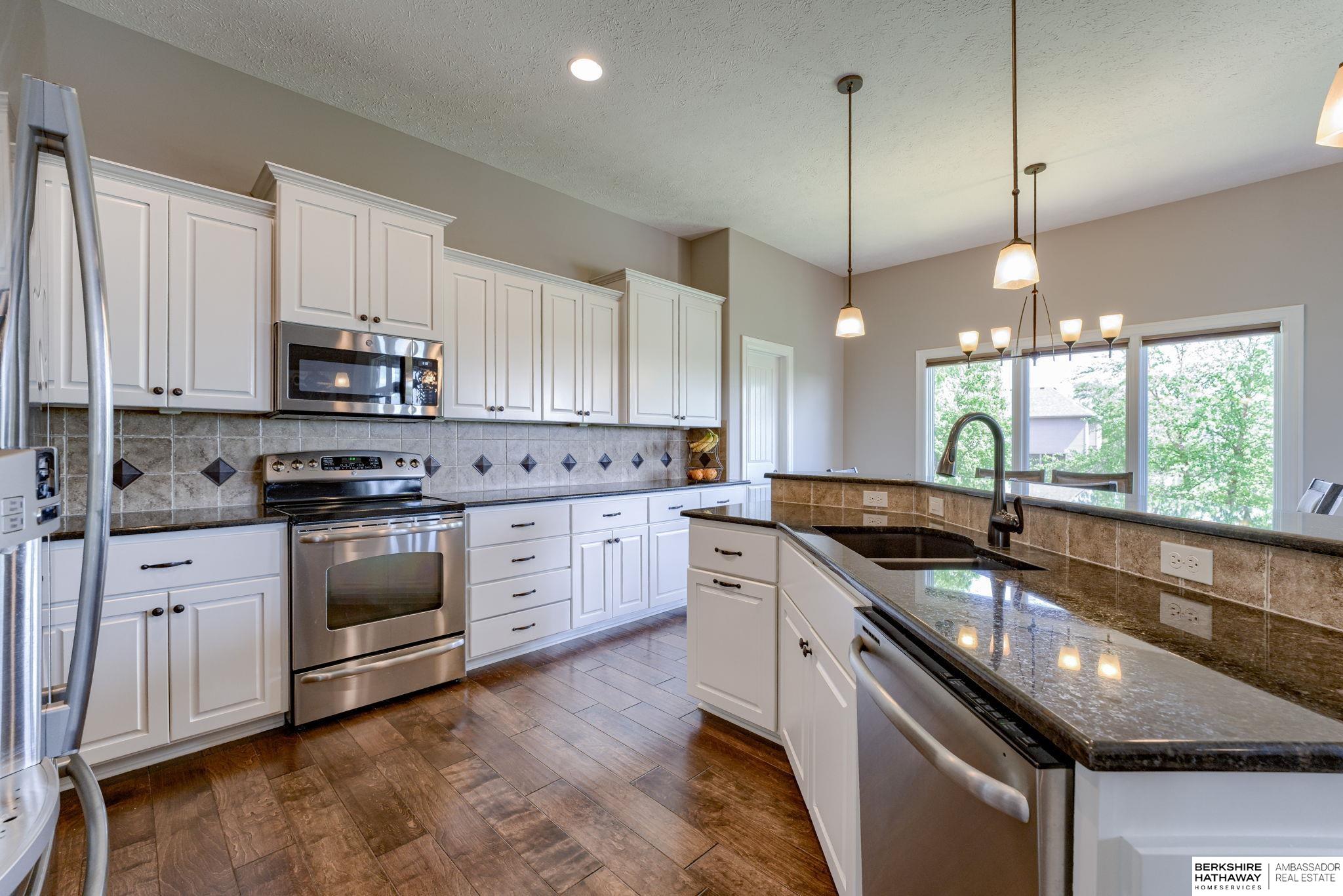 Bennington, Nebraska 68007, United States, 4 Bedrooms Bedrooms, ,3 BathroomsBathrooms,Residential,Pending,137522