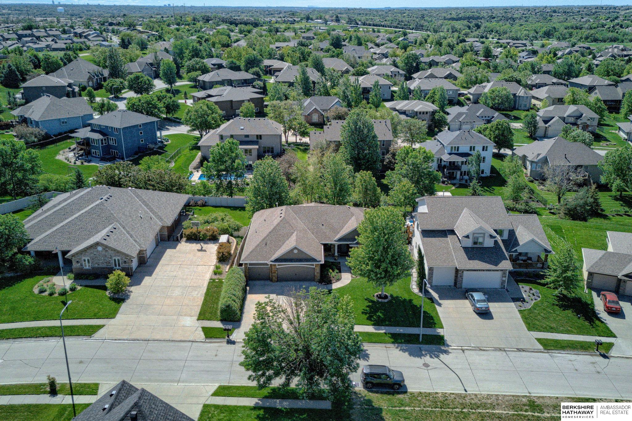 Bennington, Nebraska 68007, United States, 4 Bedrooms Bedrooms, ,3 BathroomsBathrooms,Residential,Pending,137522