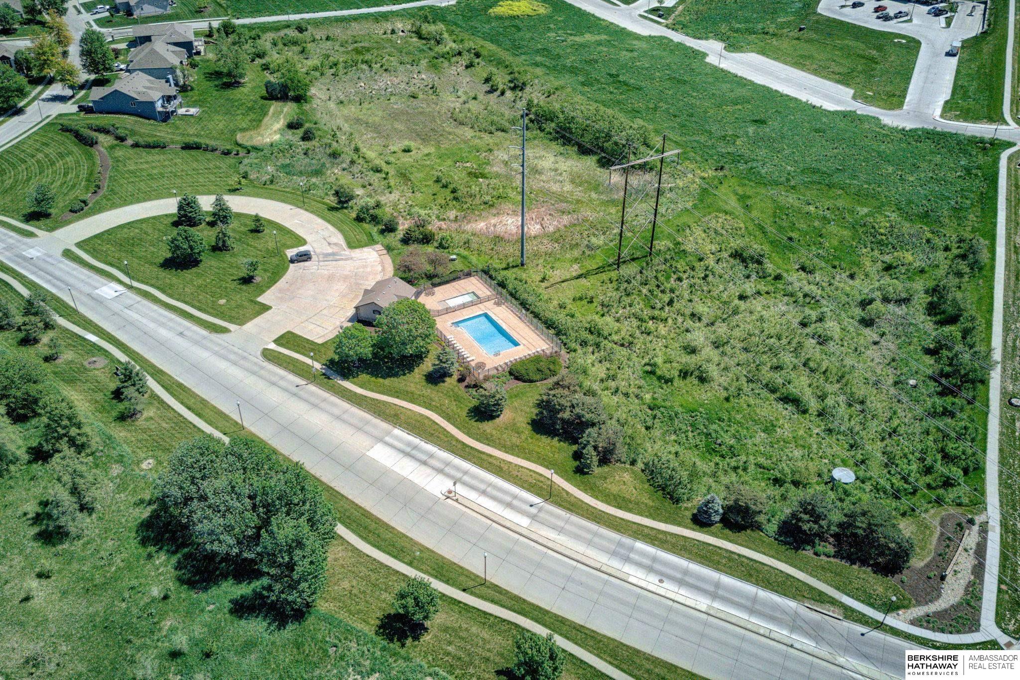 Bennington, Nebraska 68007, United States, 4 Bedrooms Bedrooms, ,3 BathroomsBathrooms,Residential,Pending,137522