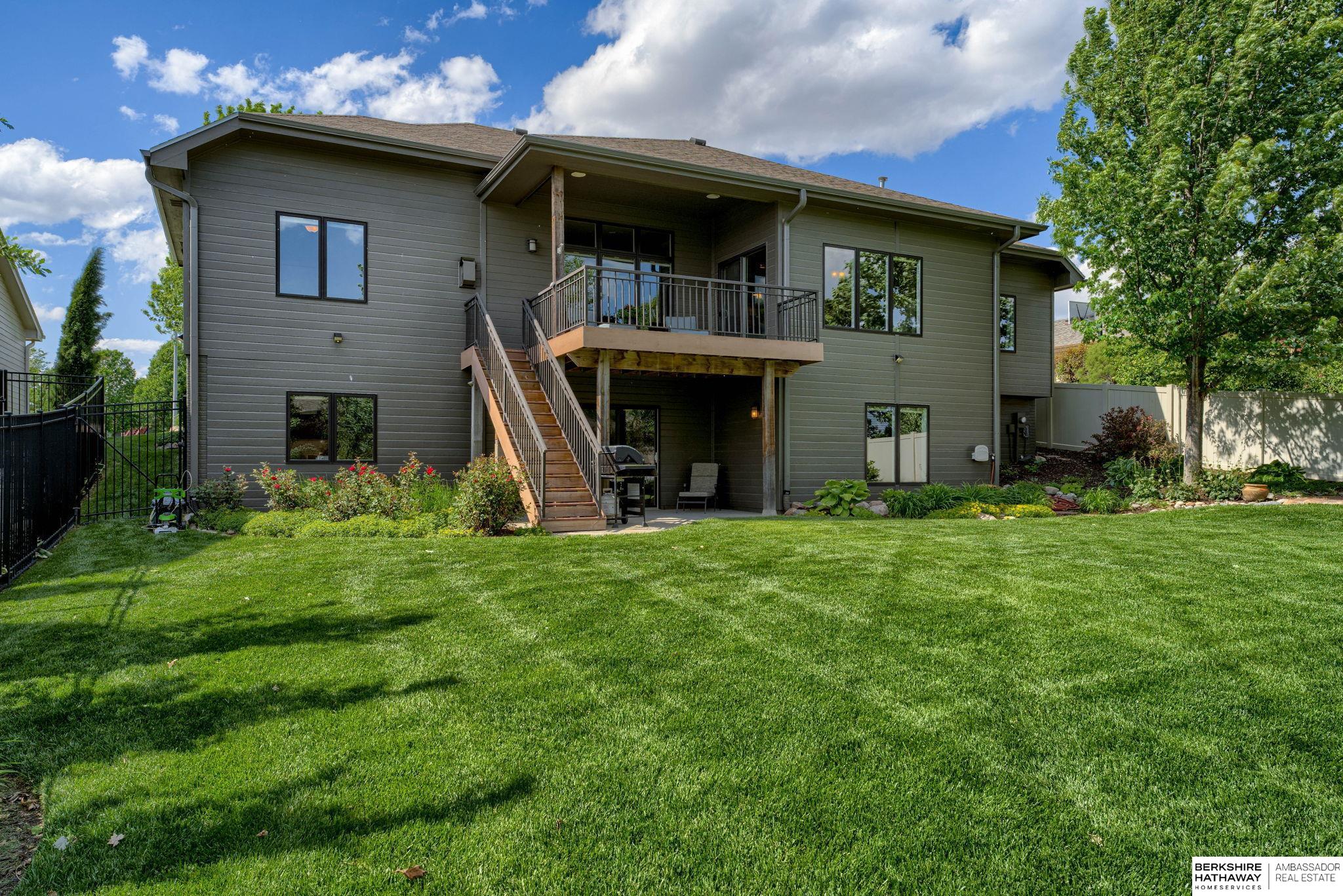 Bennington, Nebraska 68007, United States, 4 Bedrooms Bedrooms, ,3 BathroomsBathrooms,Residential,Pending,137522