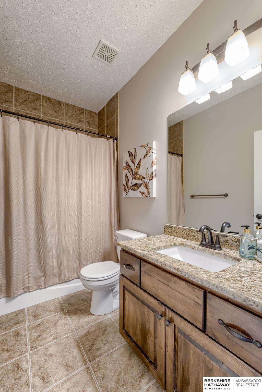 Bennington, Nebraska 68007, United States, 4 Bedrooms Bedrooms, ,3 BathroomsBathrooms,Residential,Pending,137522