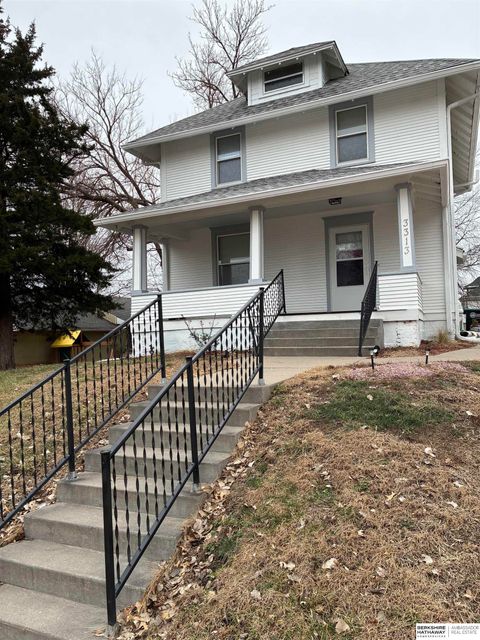 Photo of 3313 Franklin Street, Omaha, NE 68111 (MLS # 22601338)