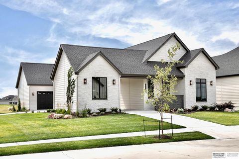 Photo of 21101 Laurel Avenue, Elkhorn, NE 68022 (MLS # 22527589)