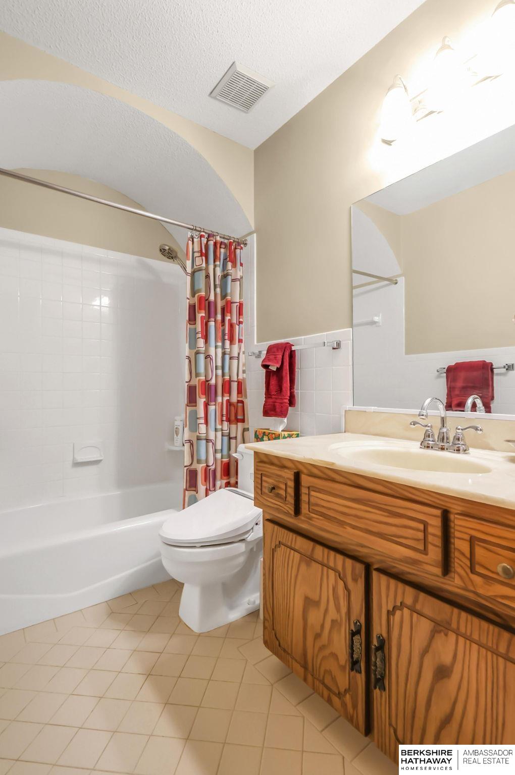 Omaha, Nebraska 68154, United States, 3 Bedrooms Bedrooms, ,2 BathroomsBathrooms,Residential,Active,225949