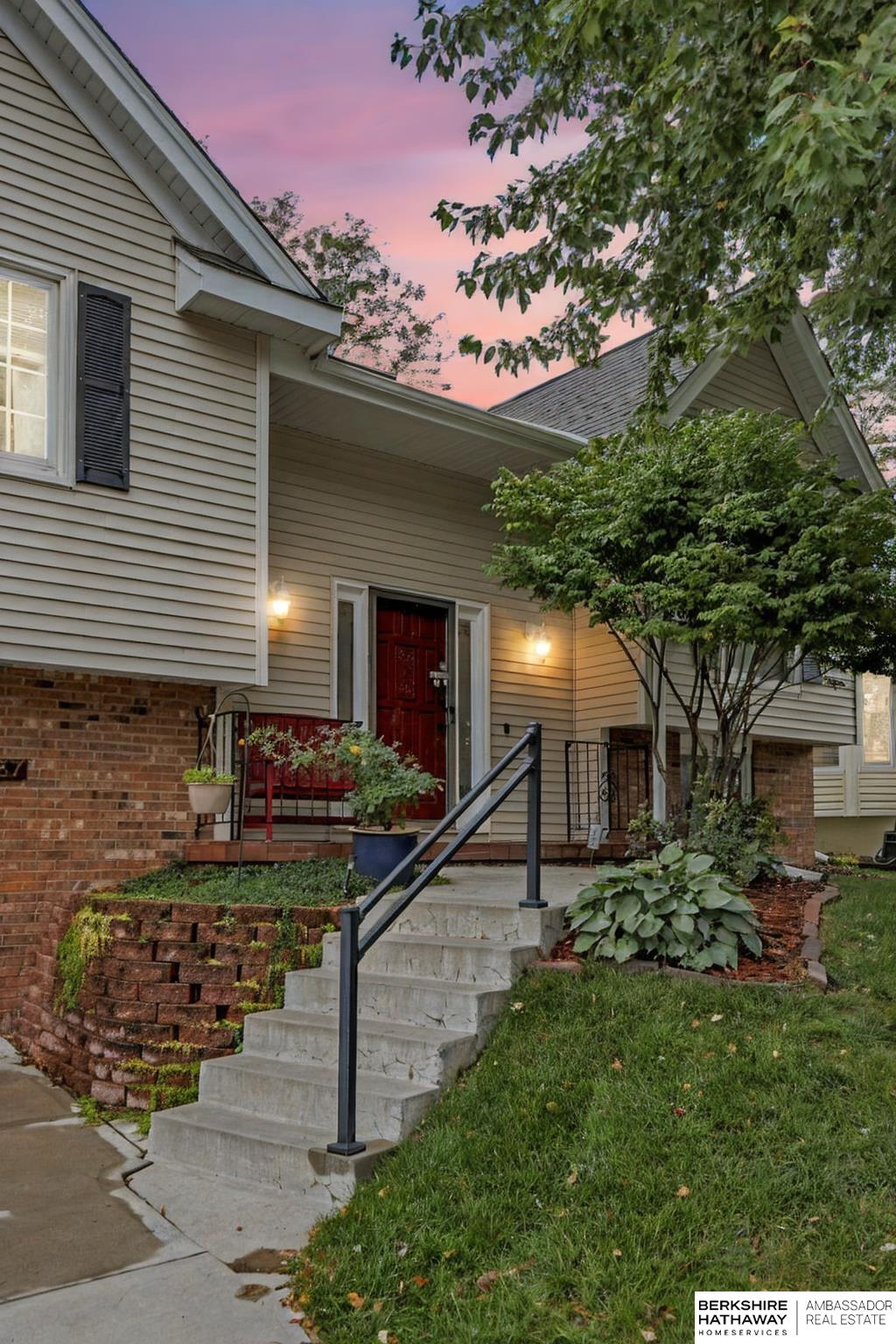 Omaha, Nebraska 68154, United States, 3 Bedrooms Bedrooms, ,2 BathroomsBathrooms,Residential,Active,225949