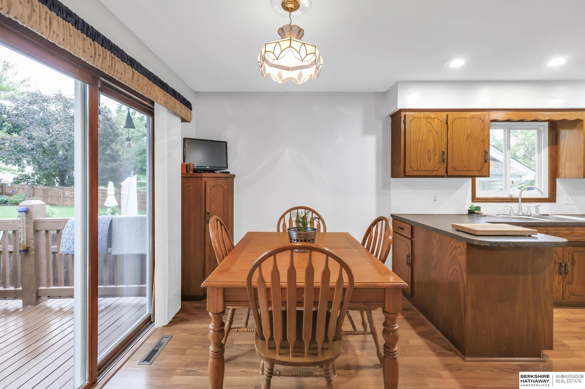 Omaha, Nebraska 68154, United States, 3 Bedrooms Bedrooms, ,2 BathroomsBathrooms,Residential,Active,225949