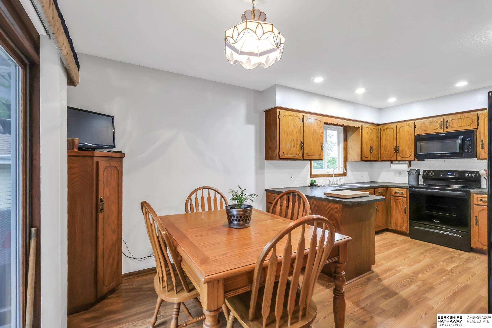 Omaha, Nebraska 68154, United States, 3 Bedrooms Bedrooms, ,2 BathroomsBathrooms,Residential,Active,225949