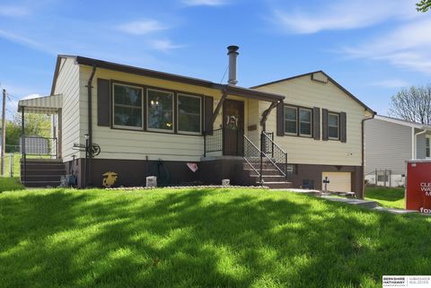 Photo of 8902 Valley View Drive, La Vista, NE 68128 (MLS # 22613939)