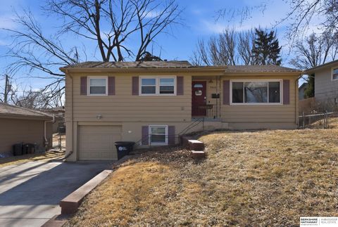 Photo of 7905 Bowie Drive, Omaha, NE 68114 (MLS # 22604383)