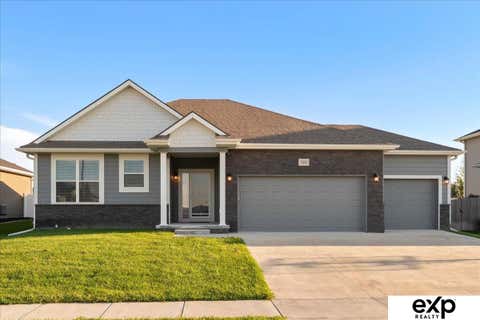 Photo of 6859 Stony Point Drive, Papillion, NE 68046 (MLS # 22620661)