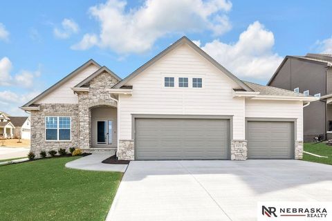 Photo of 21351 Elk Ridge Circle, Papillion, NE 68046 (MLS # 22615088)