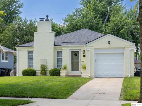 Photo of 834 S 59 Street, Omaha, NE 68106 (MLS # 22620129)