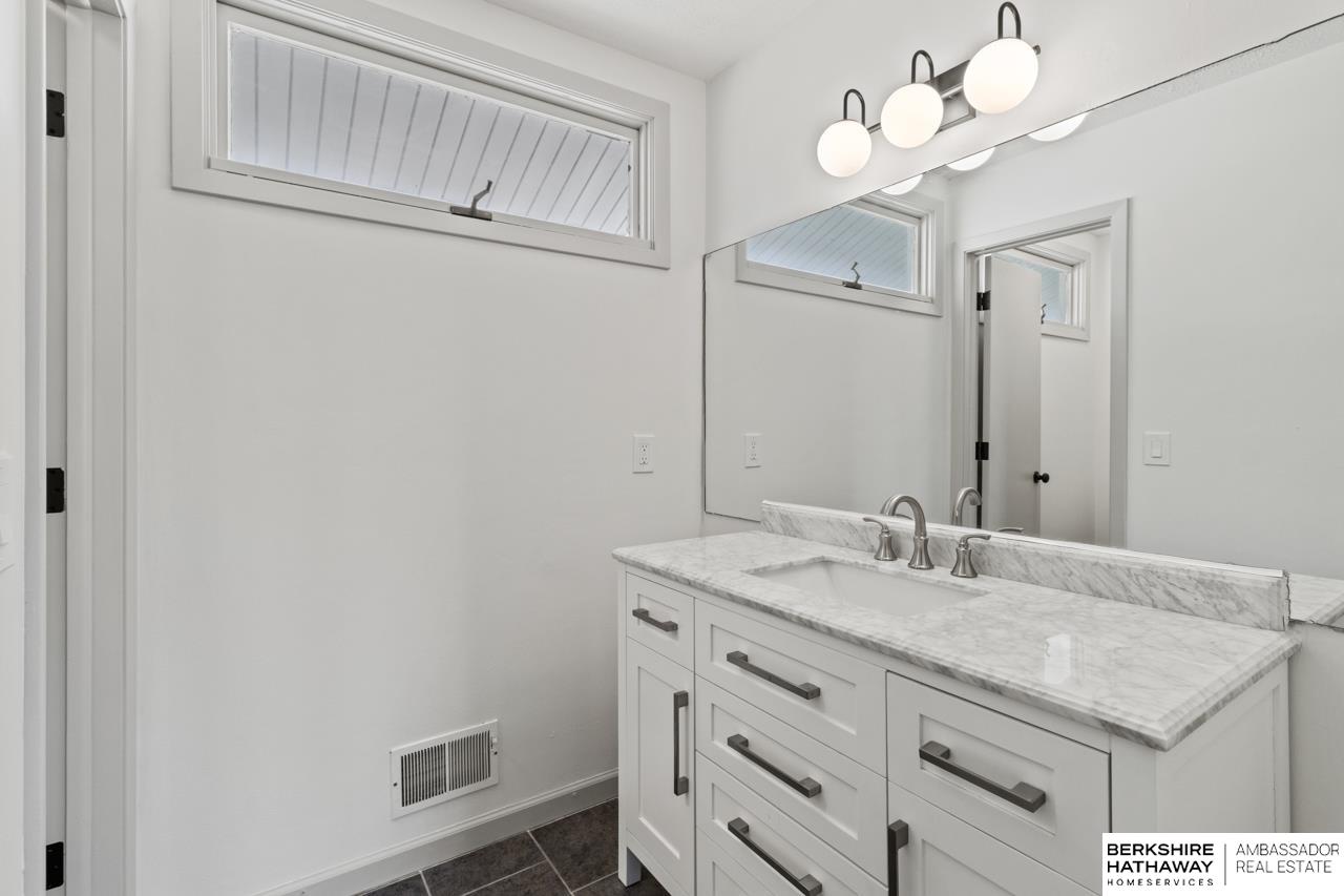 Omaha, Nebraska 68130, United States, 3 Bedrooms Bedrooms, ,2 BathroomsBathrooms,Residential,Active,168676