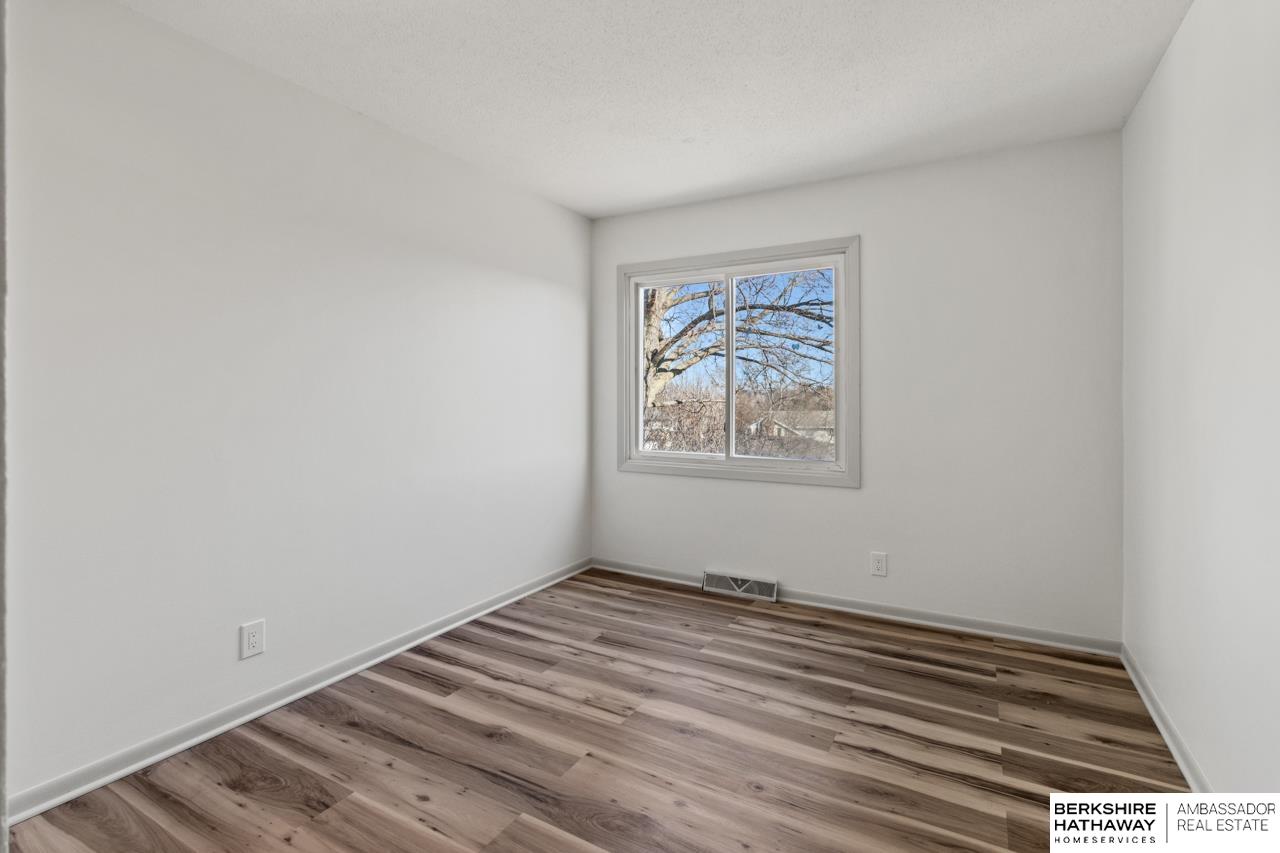 Omaha, Nebraska 68130, United States, 3 Bedrooms Bedrooms, ,2 BathroomsBathrooms,Residential,Active,168676