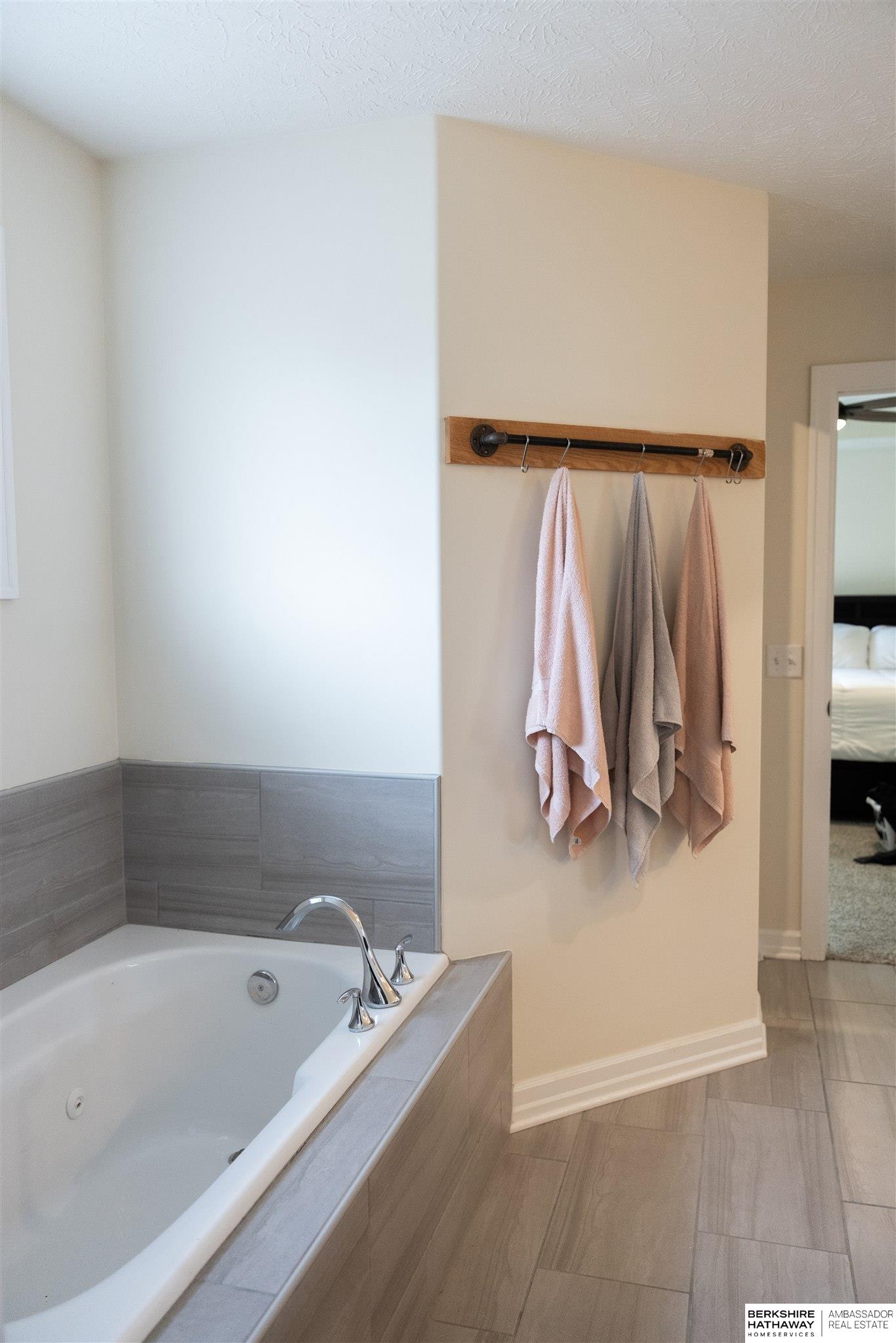 Gretna, Nebraska 68028, United States, 4 Bedrooms Bedrooms, ,3 BathroomsBathrooms,Residential,Active,200012