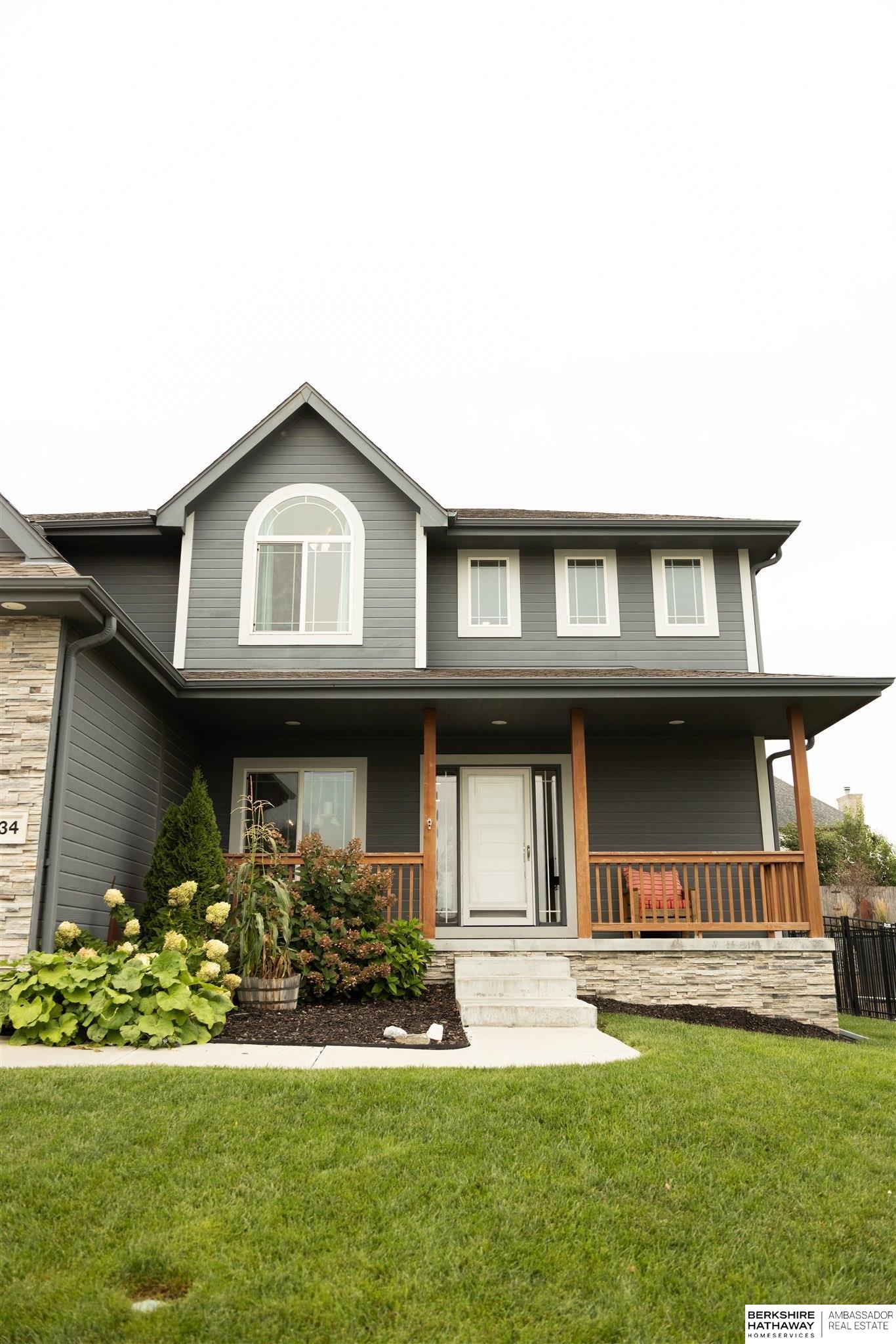 Gretna, Nebraska 68028, United States, 4 Bedrooms Bedrooms, ,3 BathroomsBathrooms,Residential,Active,200012