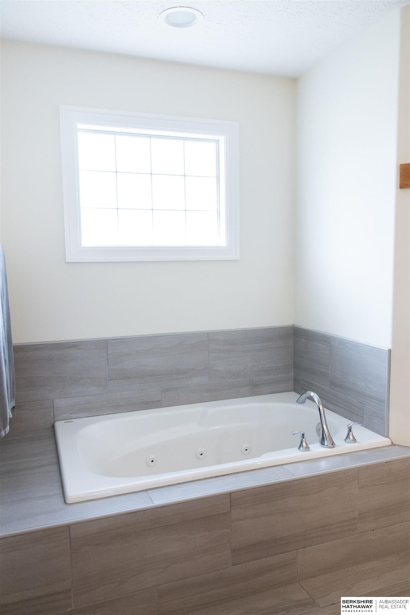 Gretna, Nebraska 68028, United States, 4 Bedrooms Bedrooms, ,3 BathroomsBathrooms,Residential,Active,200012