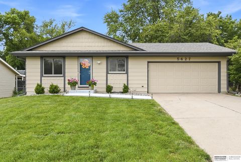 Photo of 5427 High Street, Lincoln, NE 68506 (MLS # 22614395)