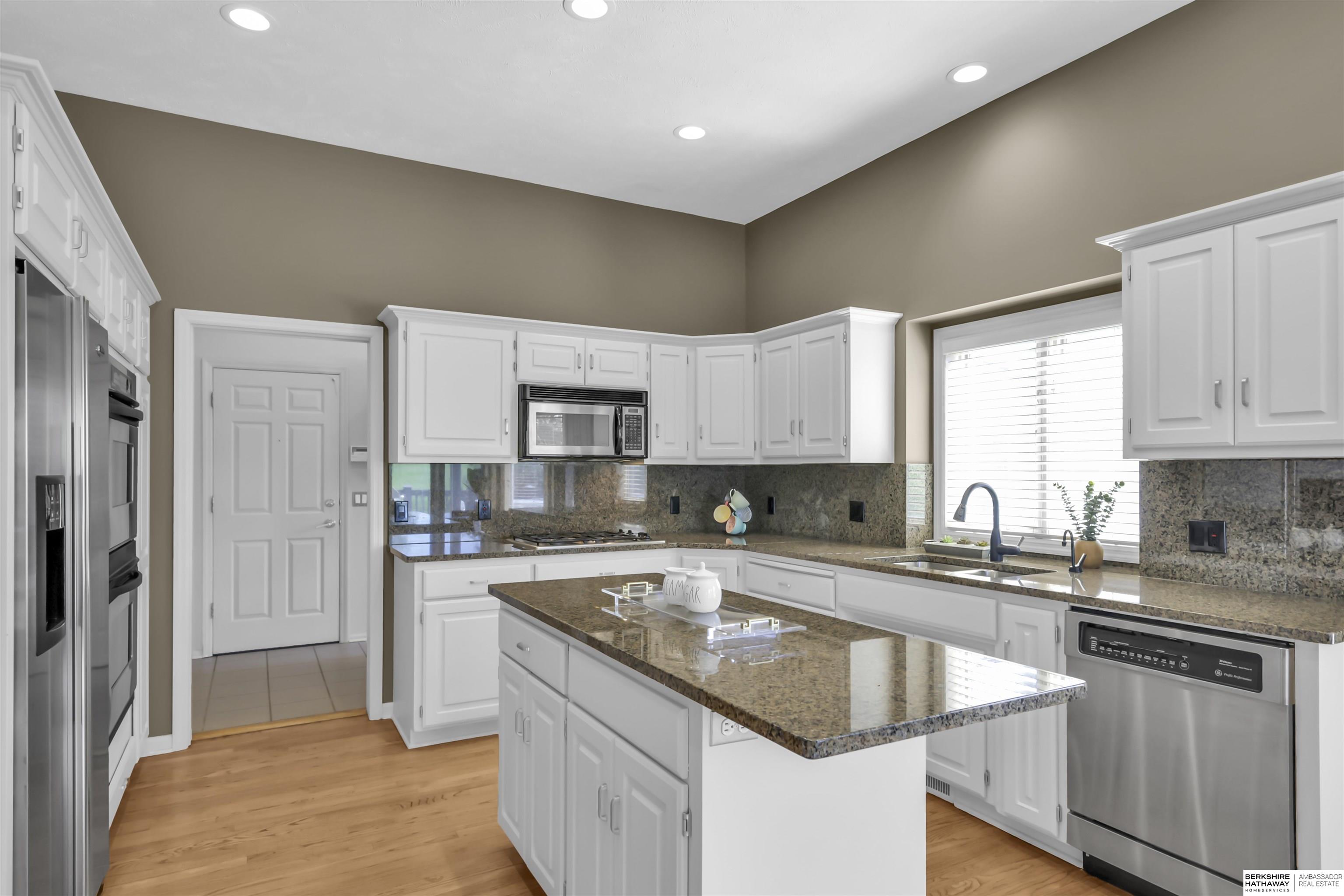 Omaha, Nebraska 68164, United States, 3 Bedrooms Bedrooms, ,2 BathroomsBathrooms,Residential,Active,168798