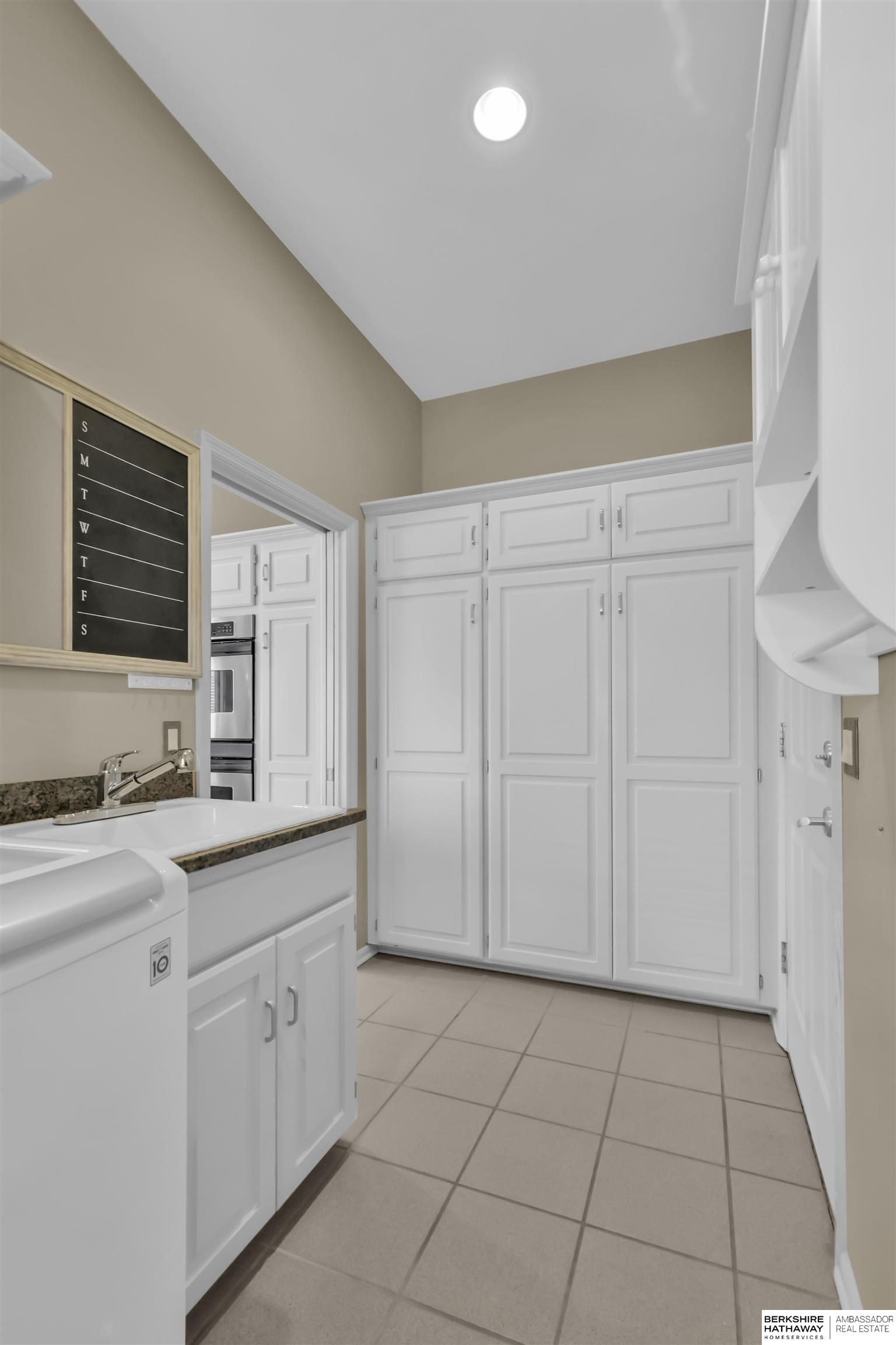 Omaha, Nebraska 68164, United States, 3 Bedrooms Bedrooms, ,2 BathroomsBathrooms,Residential,Active,168798