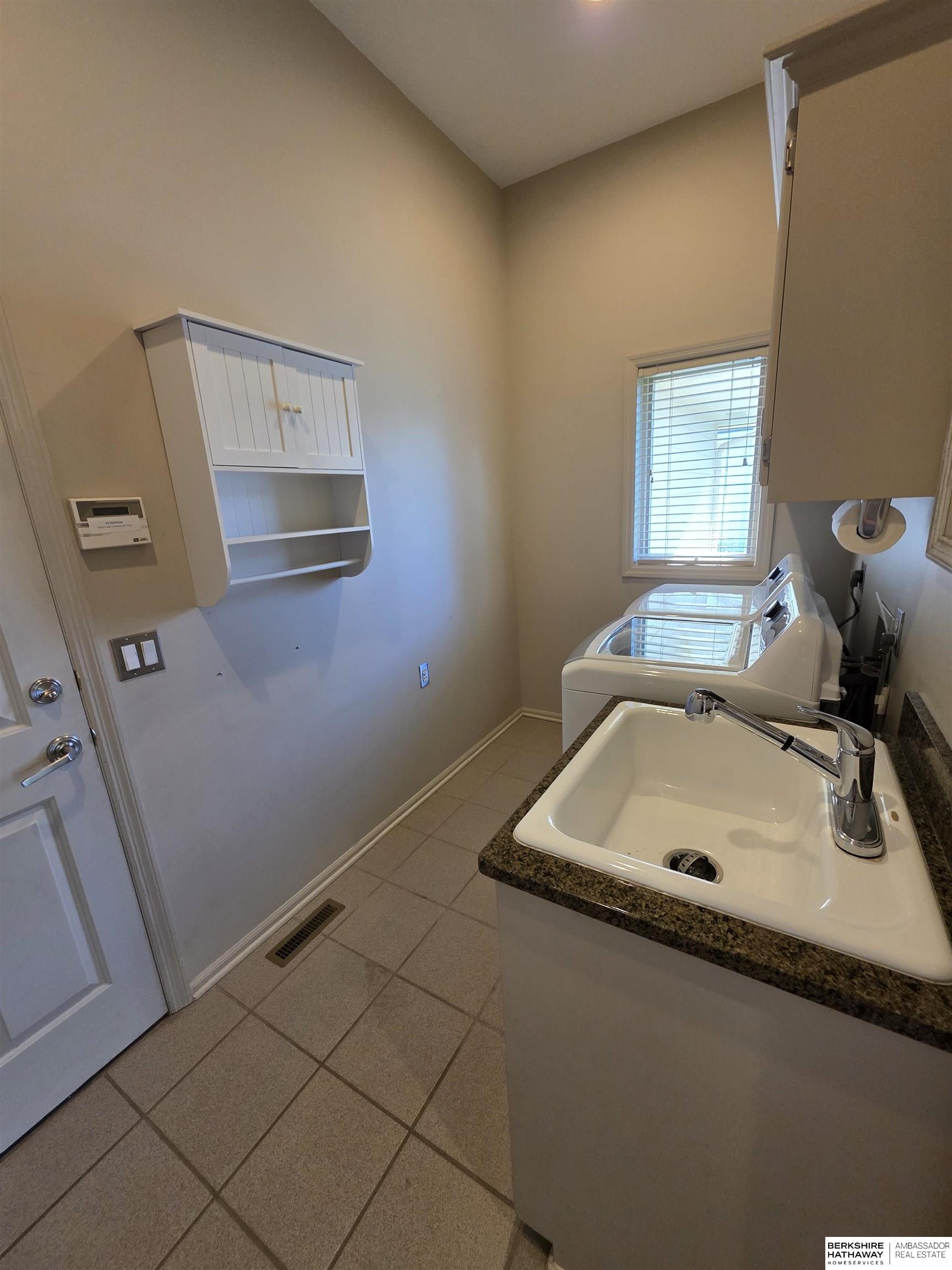 Omaha, Nebraska 68164, United States, 3 Bedrooms Bedrooms, ,2 BathroomsBathrooms,Residential,Active,168798