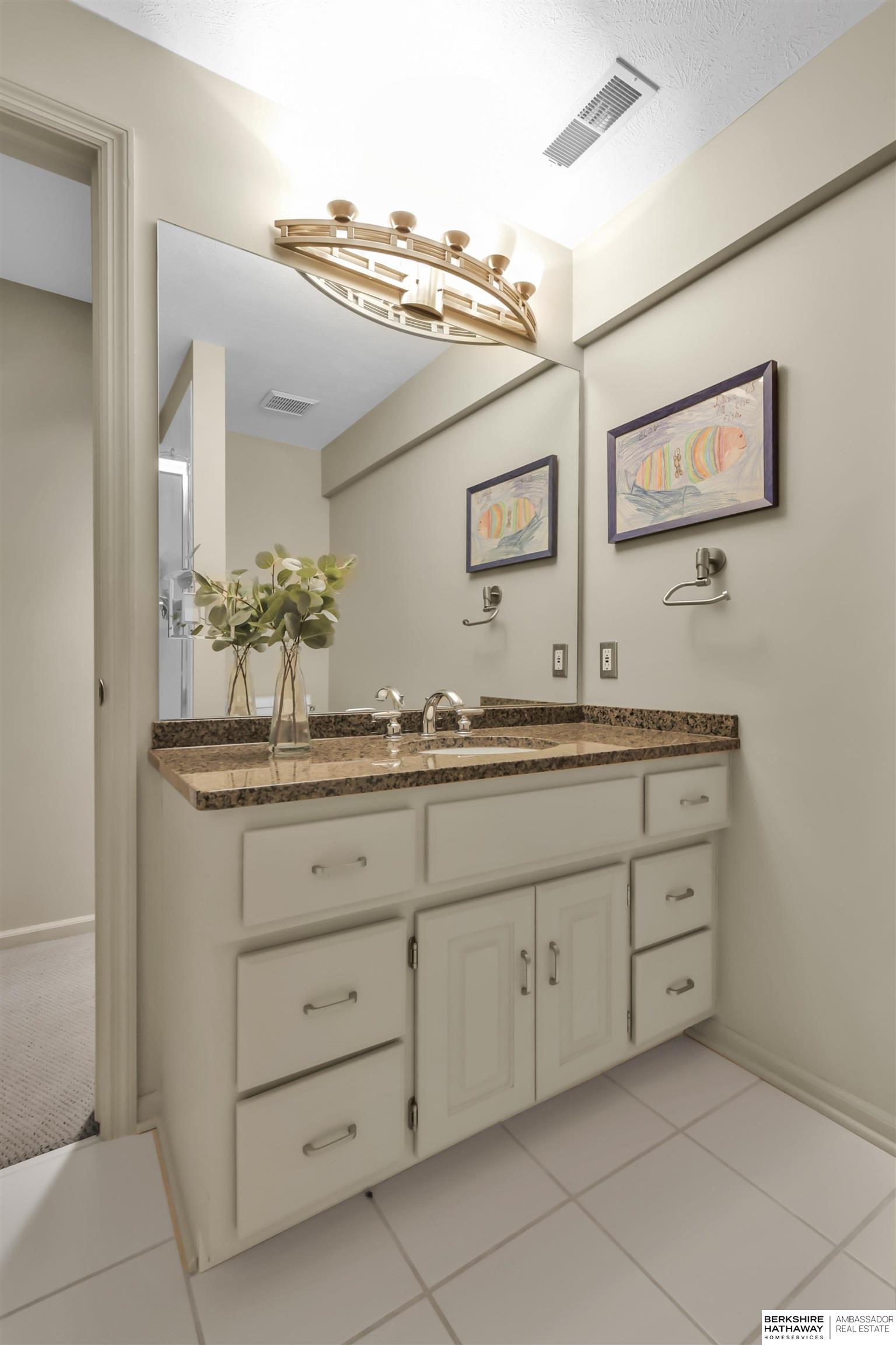 Omaha, Nebraska 68164, United States, 3 Bedrooms Bedrooms, ,2 BathroomsBathrooms,Residential,Active,168798