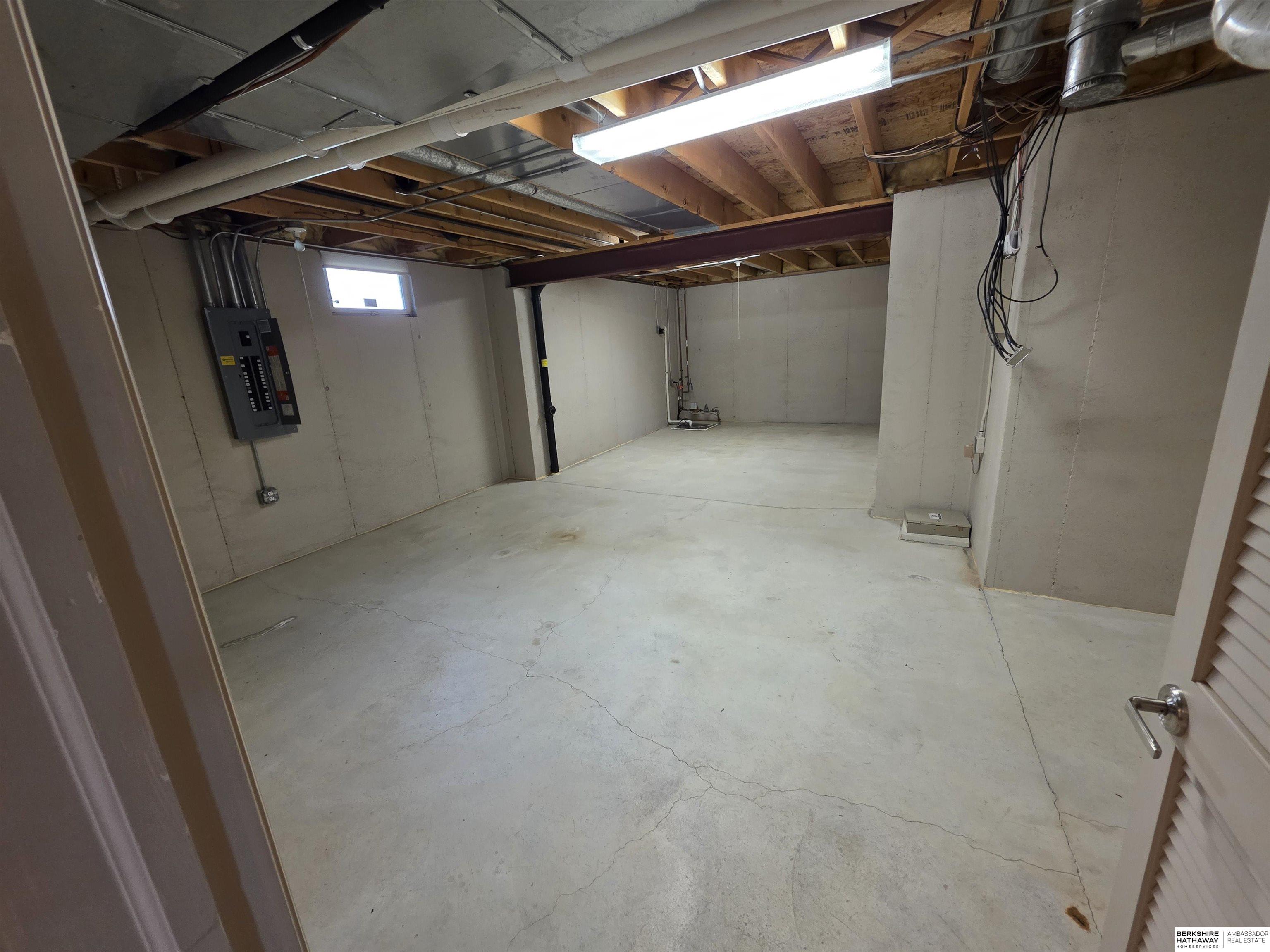 Omaha, Nebraska 68164, United States, 3 Bedrooms Bedrooms, ,2 BathroomsBathrooms,Residential,Active,168798