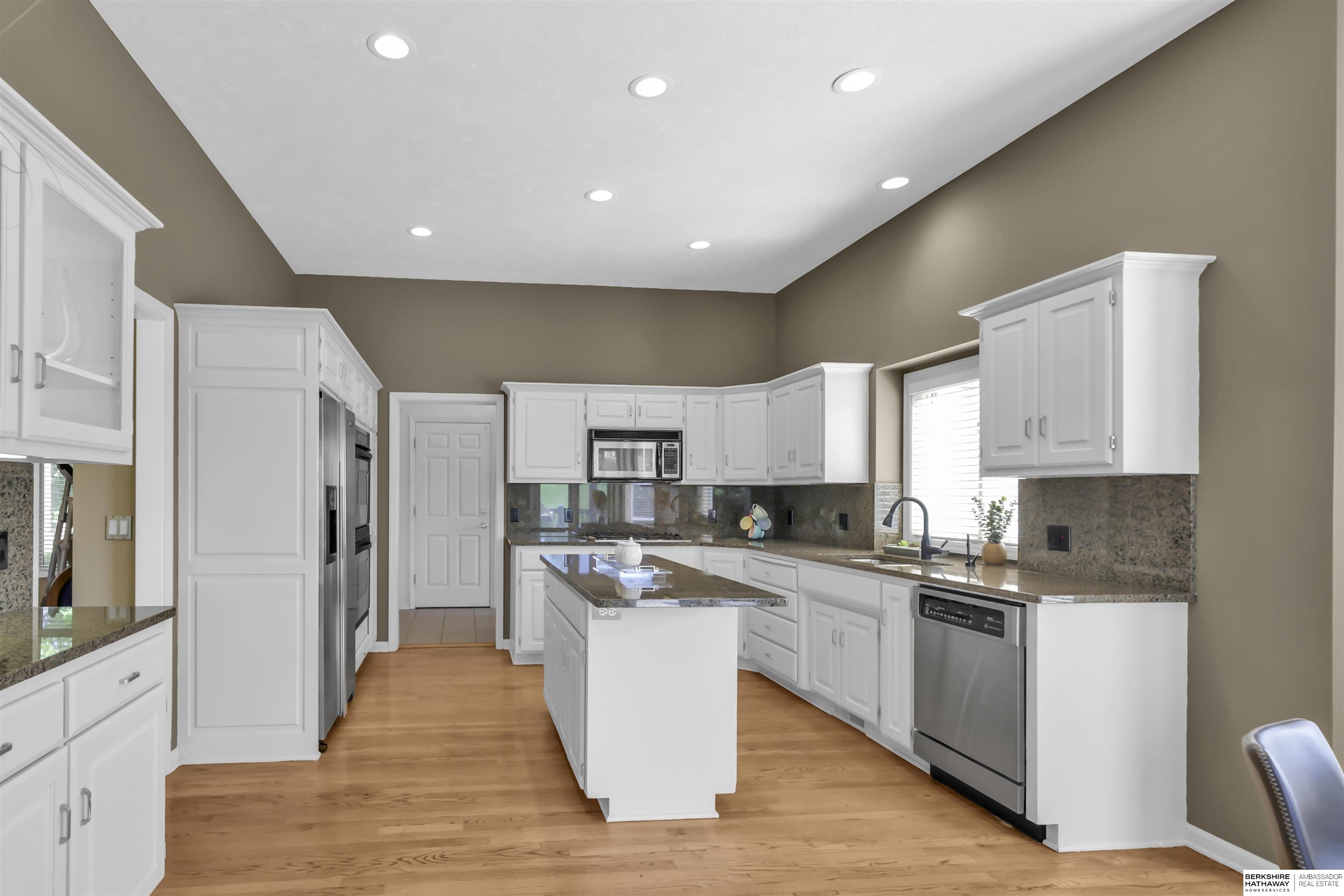 Omaha, Nebraska 68164, United States, 3 Bedrooms Bedrooms, ,2 BathroomsBathrooms,Residential,Active,168798