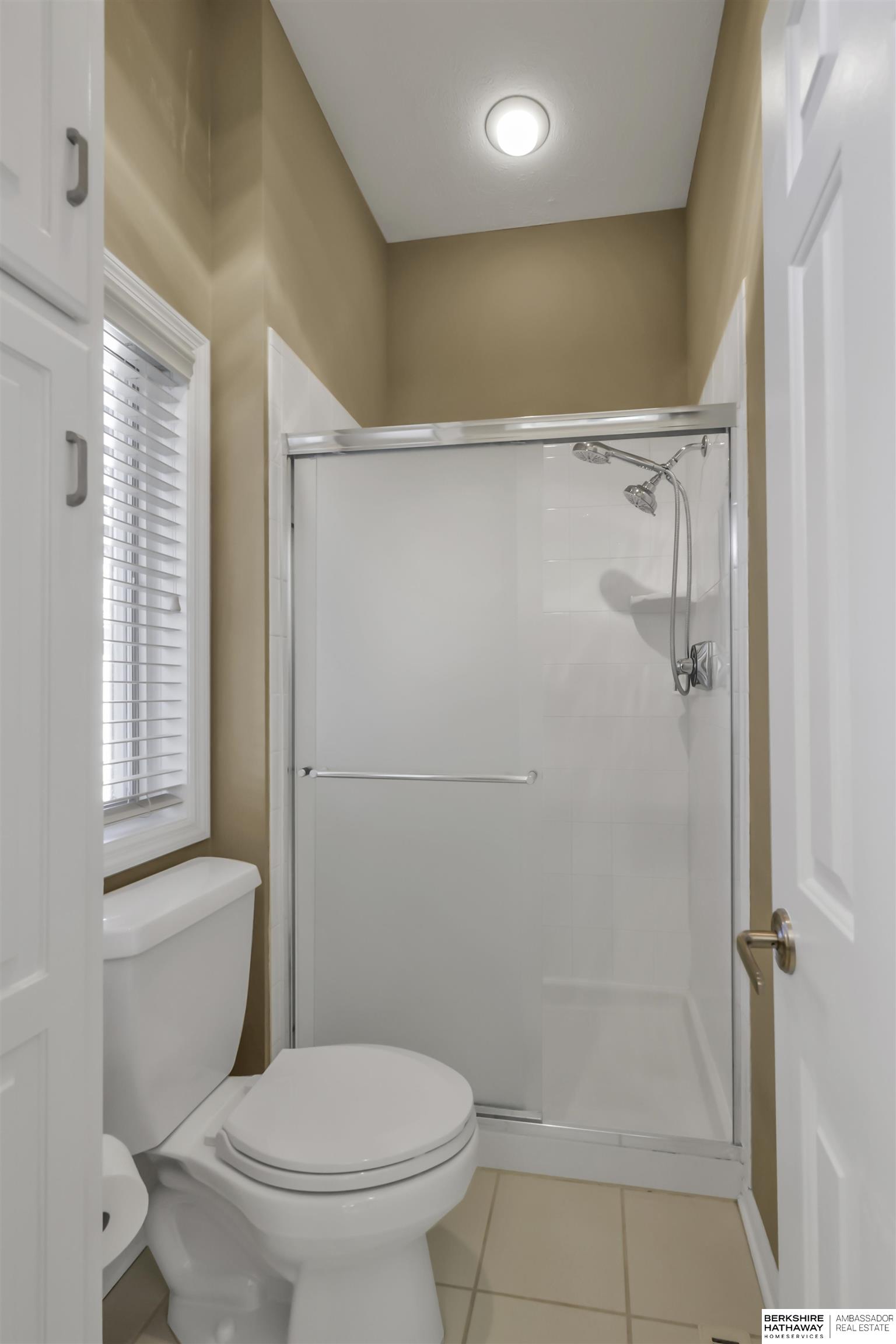 Omaha, Nebraska 68164, United States, 3 Bedrooms Bedrooms, ,2 BathroomsBathrooms,Residential,Active,168798