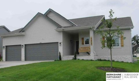 Photo of 6004 George B Lake Parkway, Elkhorn, NE 68022 (MLS # 22531622)