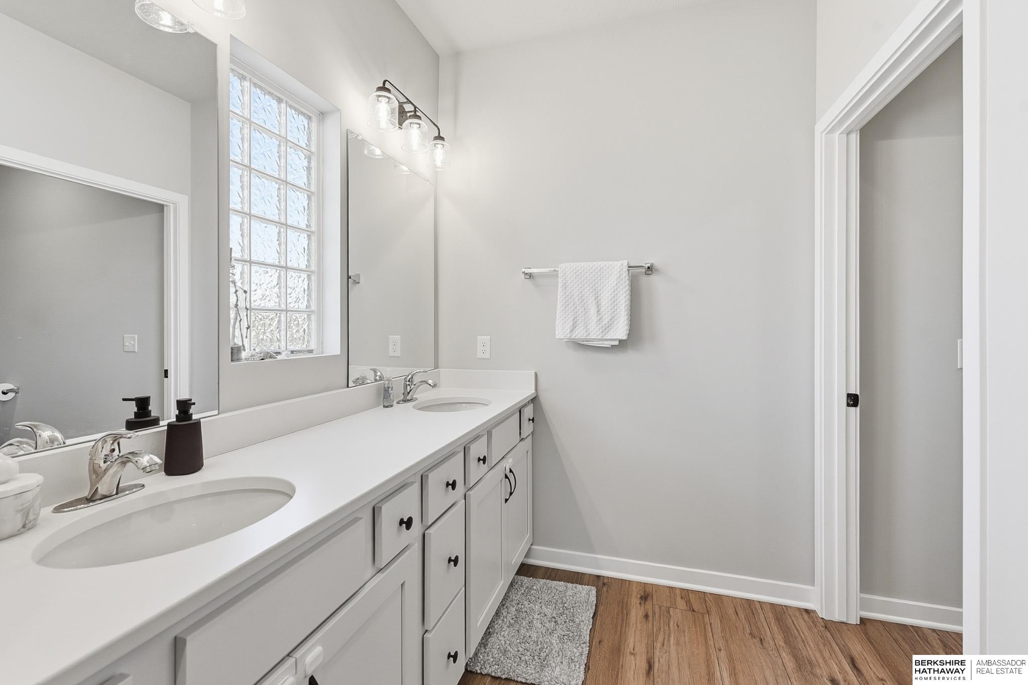 Elkhorn, Nebraska 68022, United States, 4 Bedrooms Bedrooms, ,3 BathroomsBathrooms,Residential,Active,240226