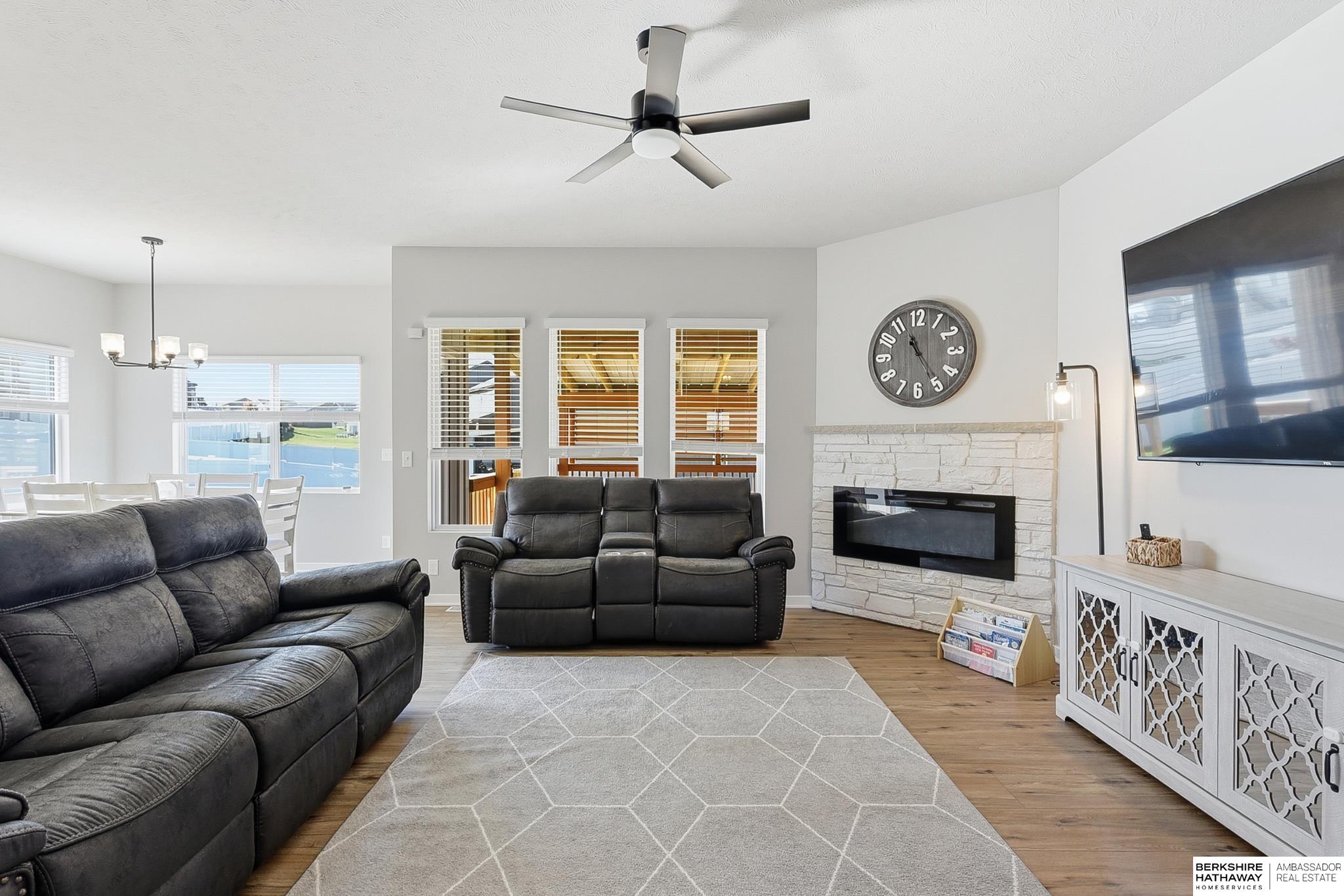 Elkhorn, Nebraska 68022, United States, 4 Bedrooms Bedrooms, ,3 BathroomsBathrooms,Residential,Active,240226