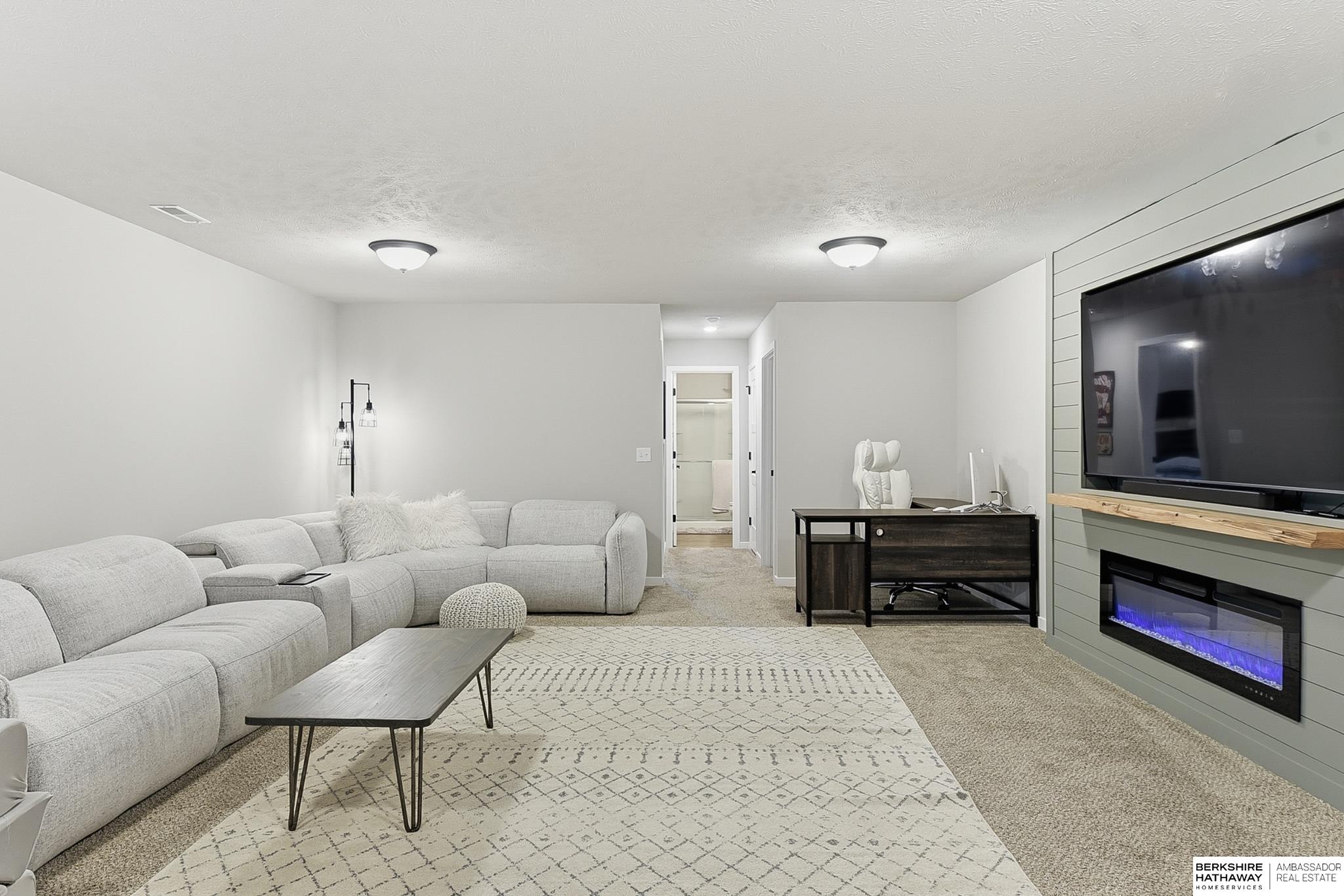 Elkhorn, Nebraska 68022, United States, 4 Bedrooms Bedrooms, ,3 BathroomsBathrooms,Residential,Active,240226