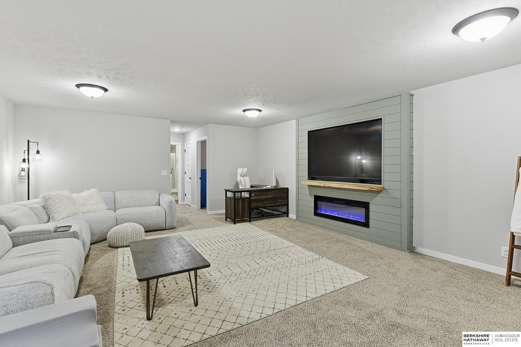 Elkhorn, Nebraska 68022, United States, 4 Bedrooms Bedrooms, ,3 BathroomsBathrooms,Residential,Active,240226