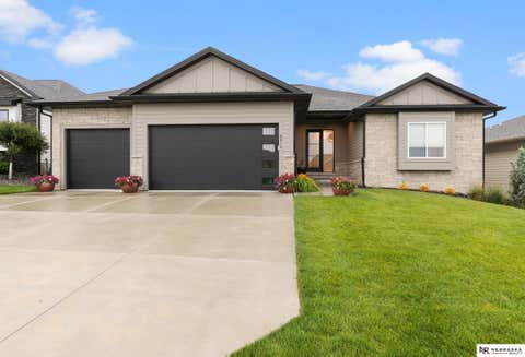Photo of 8816 Buckley Creek Road, Lincoln, NE 68520 (MLS # 22624553)