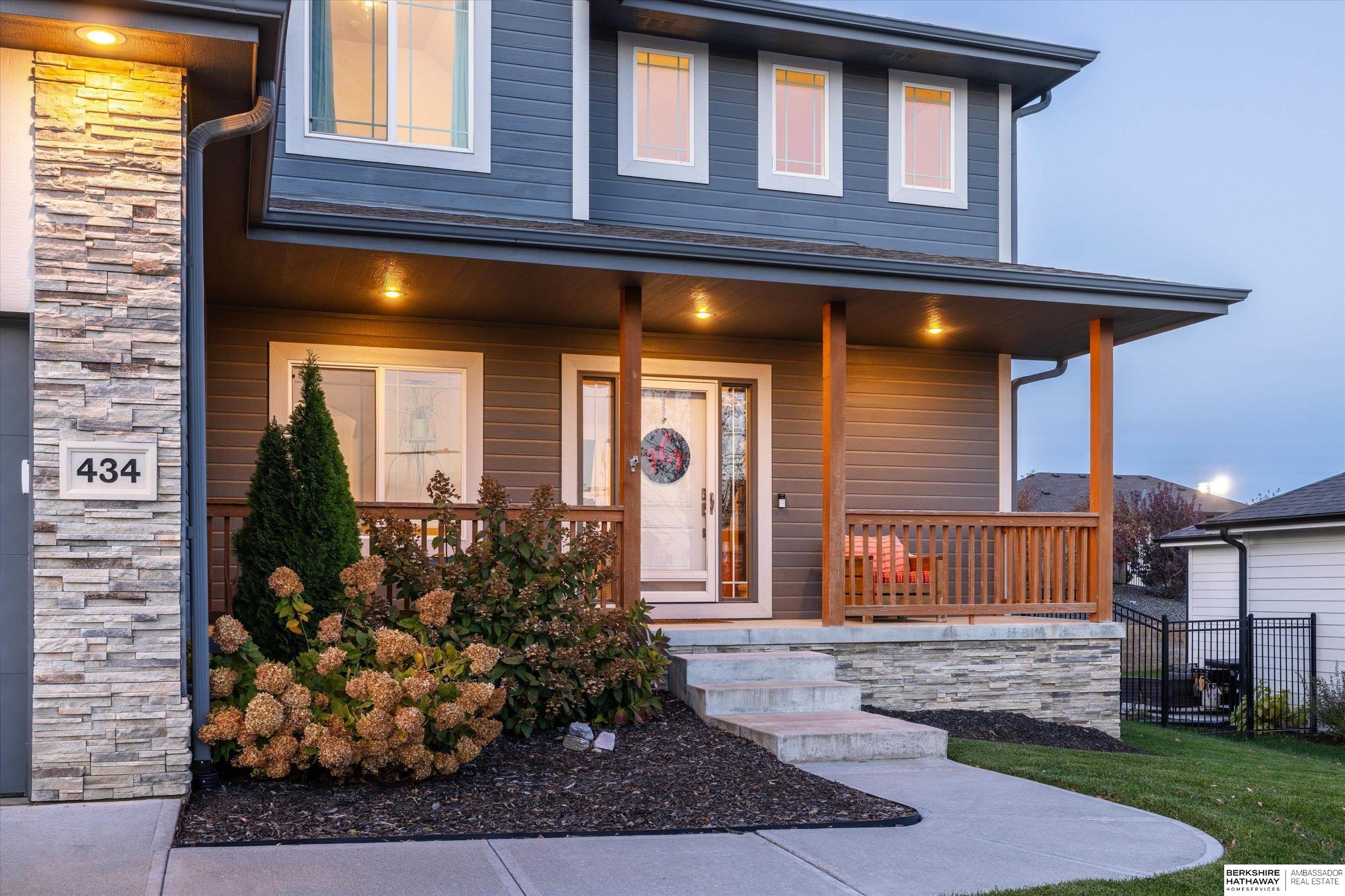 Gretna, Nebraska 68028, United States, 4 Bedrooms Bedrooms, ,3 BathroomsBathrooms,Residential,Active,238372