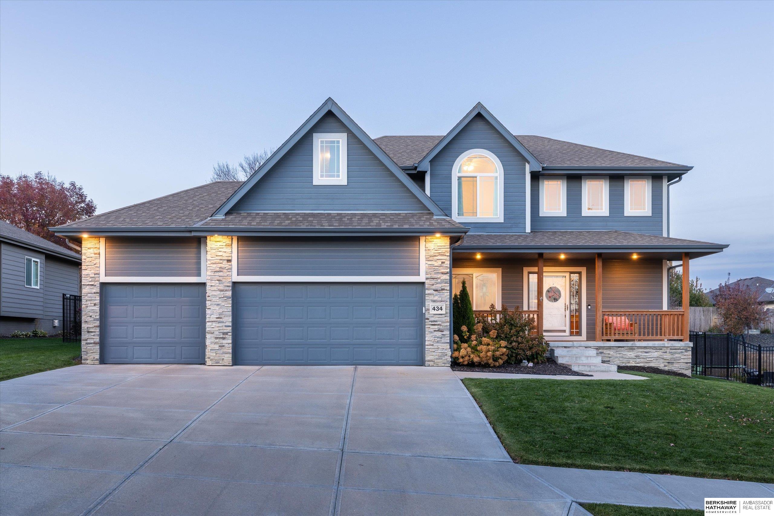 Gretna, Nebraska 68028, United States, 4 Bedrooms Bedrooms, ,3 BathroomsBathrooms,Residential,Active,238372